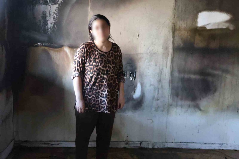 Cinnet geçirdi, yaşadıkları konteyneri ateşe verdi