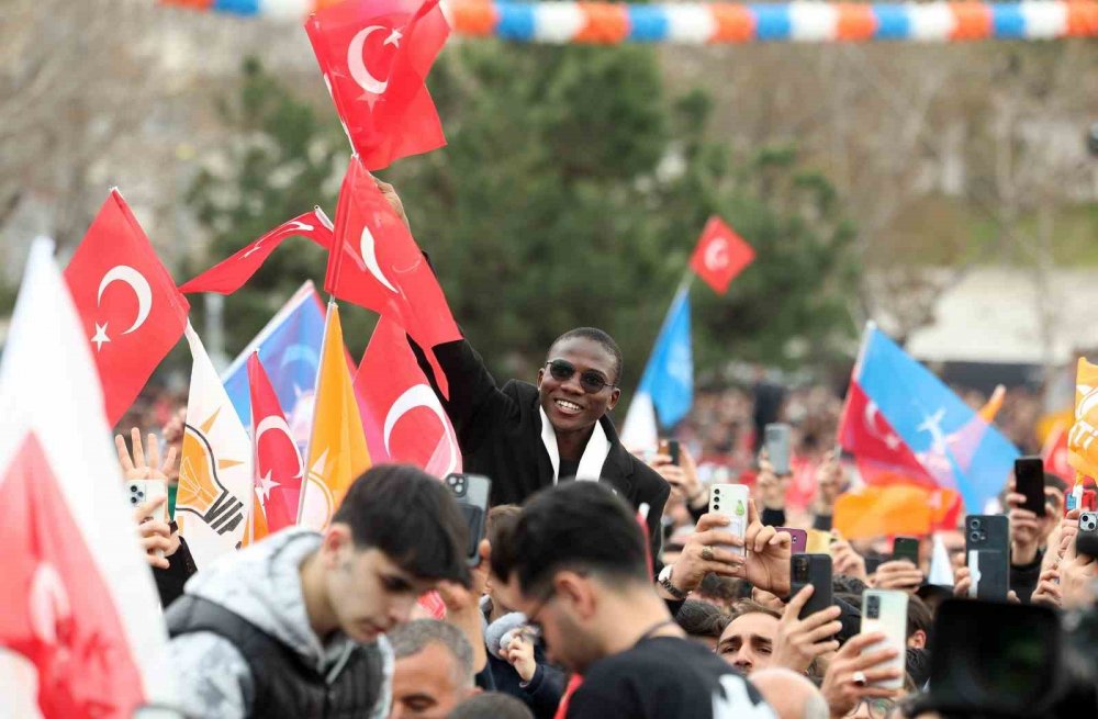 Cumhurbaşkanı Erdoğan Konya'da muhalefete yüklendi: Dolarları, avroları topluyorlar