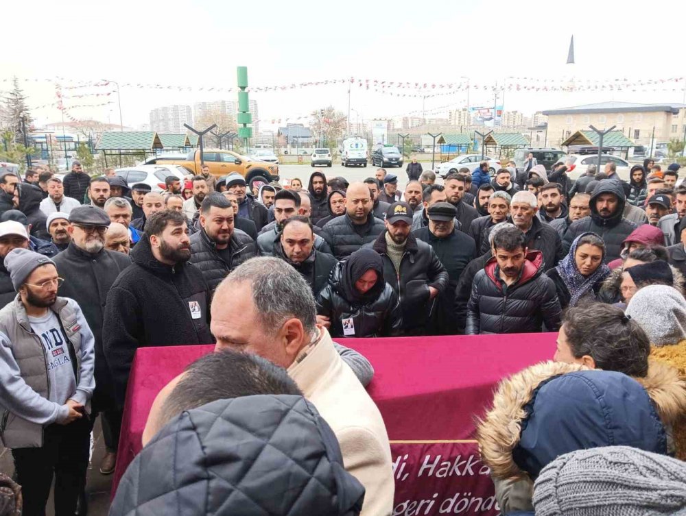 Kazada can veren ses sanatçısının oğlu: Babam intihar etti