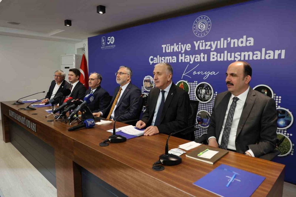 Bakanı Işıkhan, Konya'da İş Dünyasıyla Buluştu