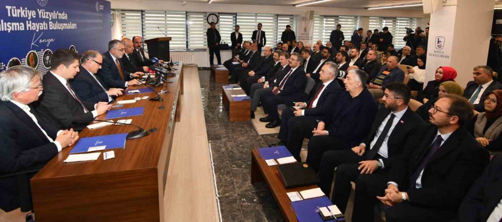 Bakanı Işıkhan, Konya'da İş Dünyasıyla Buluştu