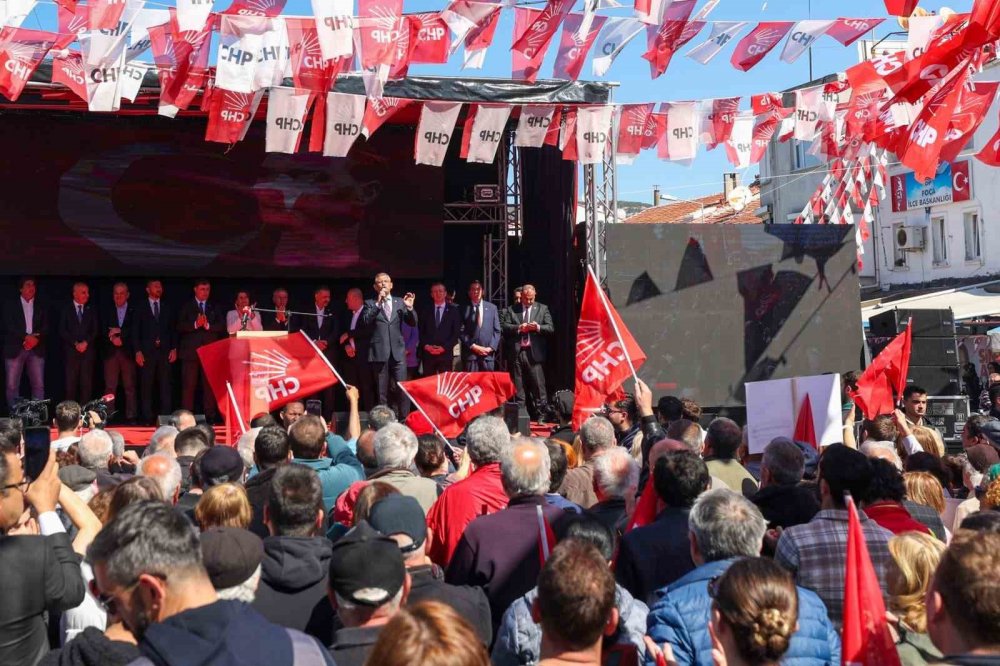 'İnadına CHP inadına sol' sloganına Özgür Özel'den düzeltme