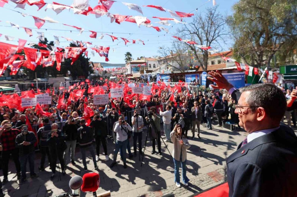 'İnadına CHP inadına sol' sloganına Özgür Özel'den düzeltme