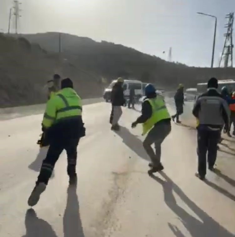 Akkuyu NGS’de gerginlik: Eylem yapan işçiler araçları taşladı