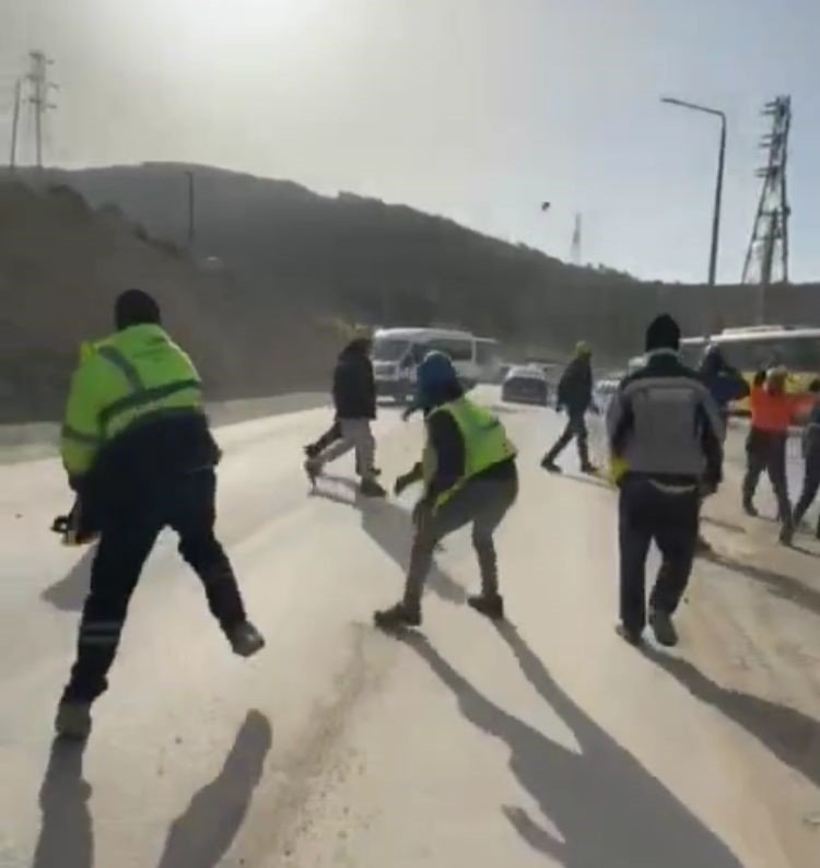 Akkuyu NGS’de gerginlik: Eylem yapan işçiler araçları taşladı