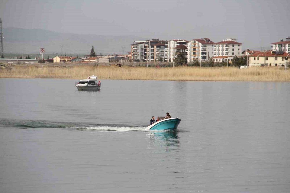 Beyşehir Gölü hayalet ağlardan temizleniyor