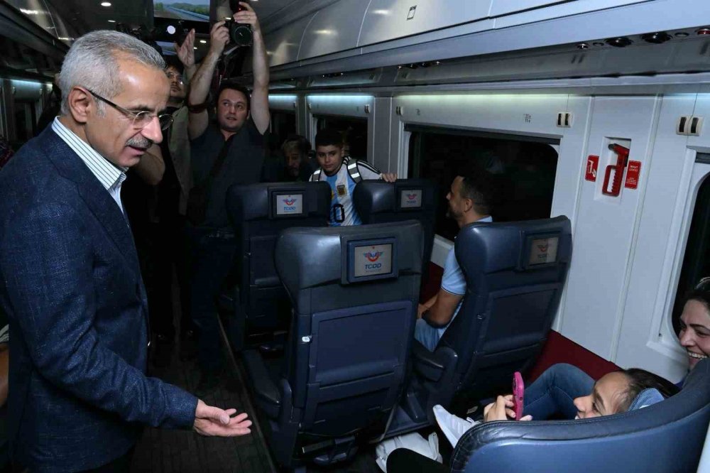 Tatil boyunca Konya-İstanbul ve Ankara-Konya trenlerine ek sefer konuldu