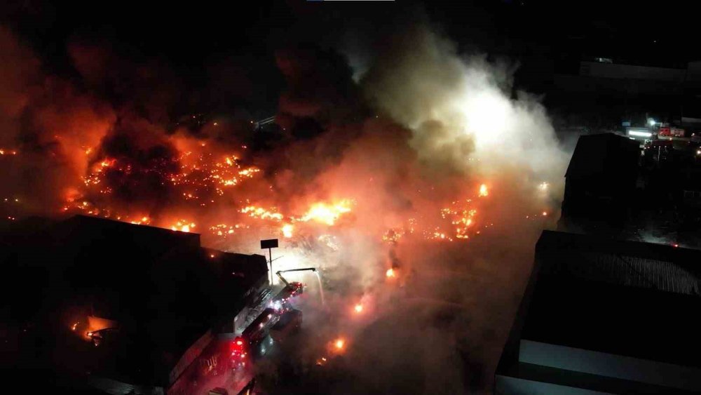 Başkentteki yangın 10. saatinde havadan böyle görüntülendi