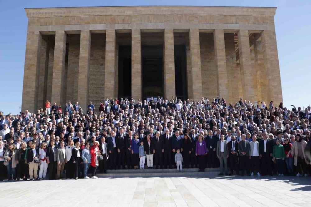 Ankara'nın CHP'li başkanları Anıtkabir’i ziyaret etti