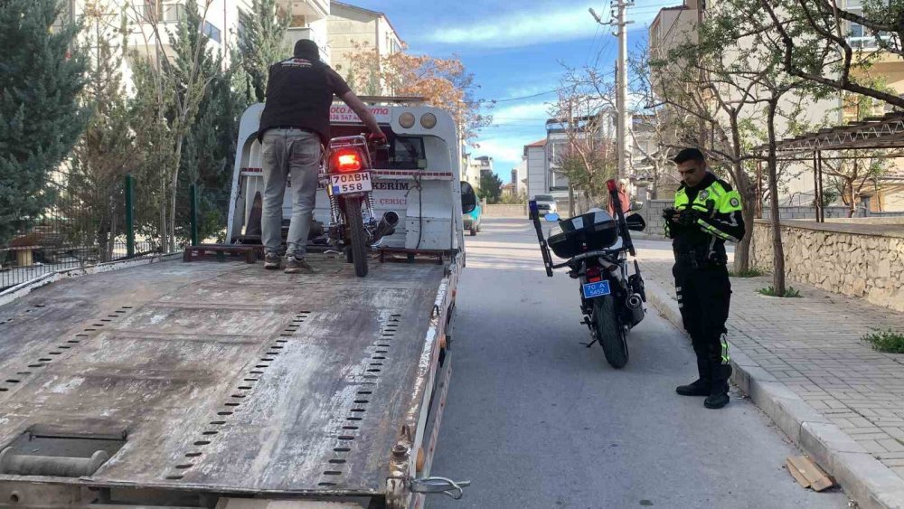 Polisten kaçan motosiklete 43 bin lira ceza yazıldı