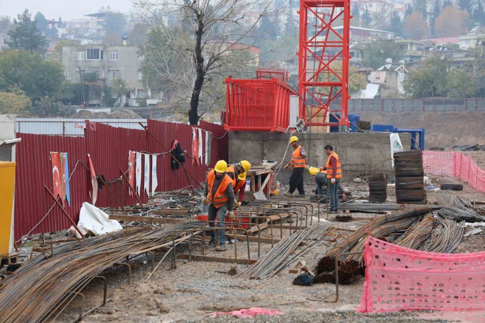 Ebrar Sitesi’nde yerinde dönüşüm başladı