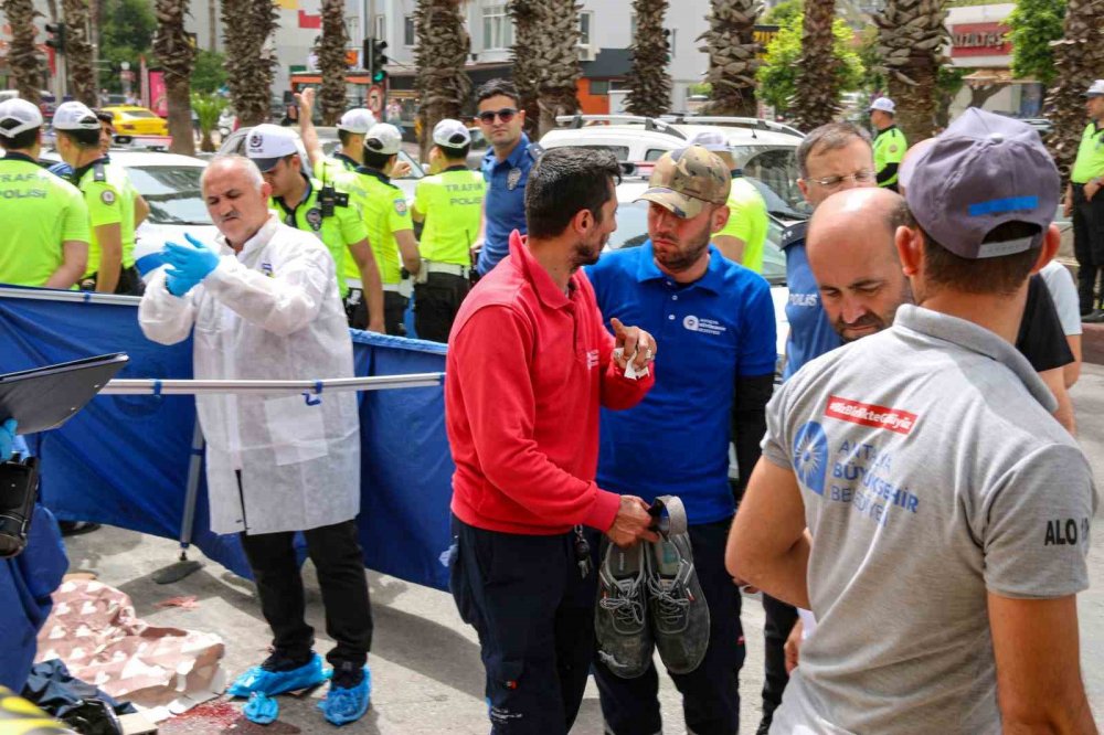 Antalya Büyükşehir Belediyesi çalışanı Gürkan Gençer kazada hayatını kaybetti