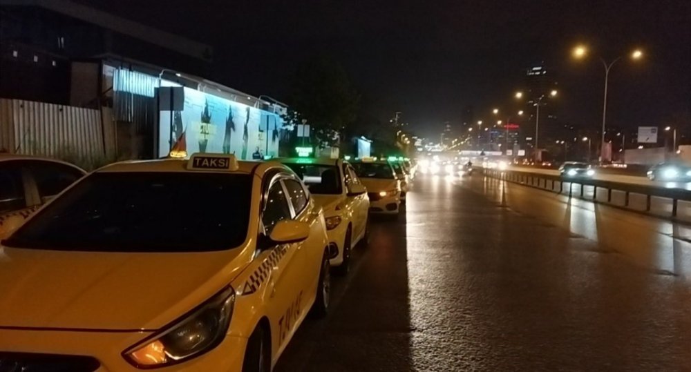 Taksicilerden öldürülen meslektaşları Yaşar Yanıkyürek için eylem
