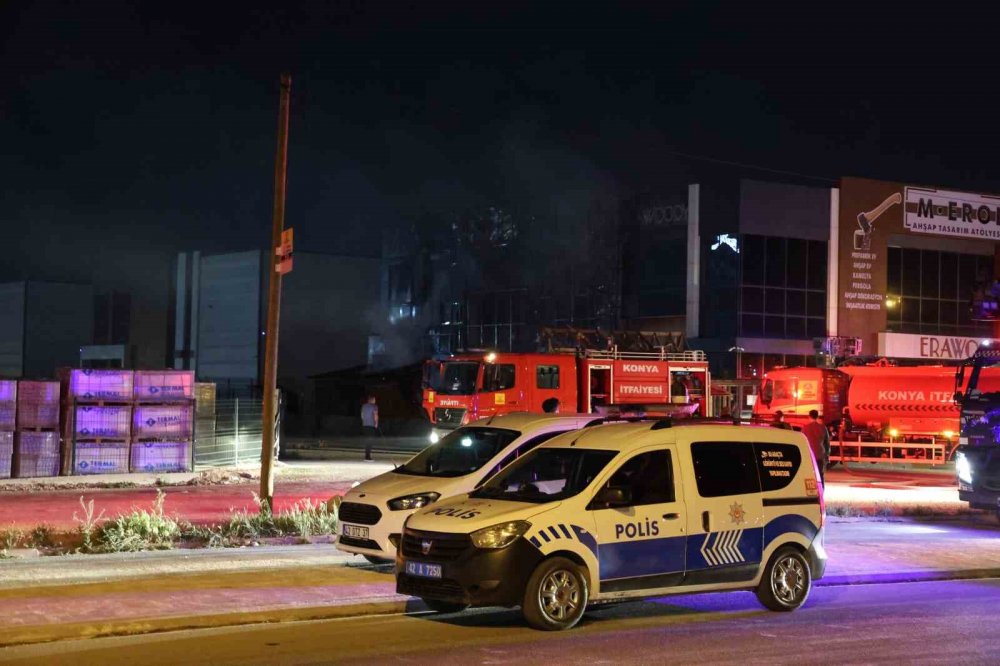 Konya'da ahşap fabrikasında çıkan yangın yarım saatte söndürüldü