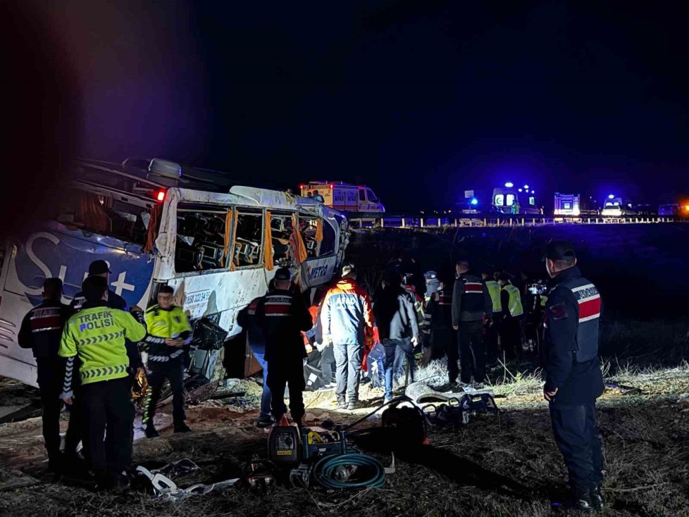 Niğde-Ankara Otoyolunda Otobüs Kazası: 2 Ölü, 40 Yaralı