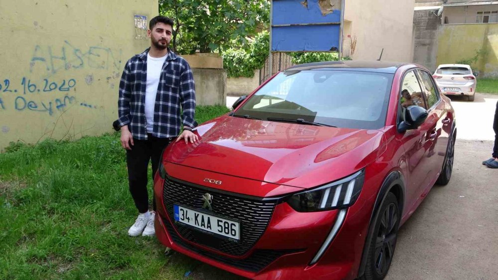 Sıfır otomobilini ekspertize soktu, hayatının şokunu yaşadı