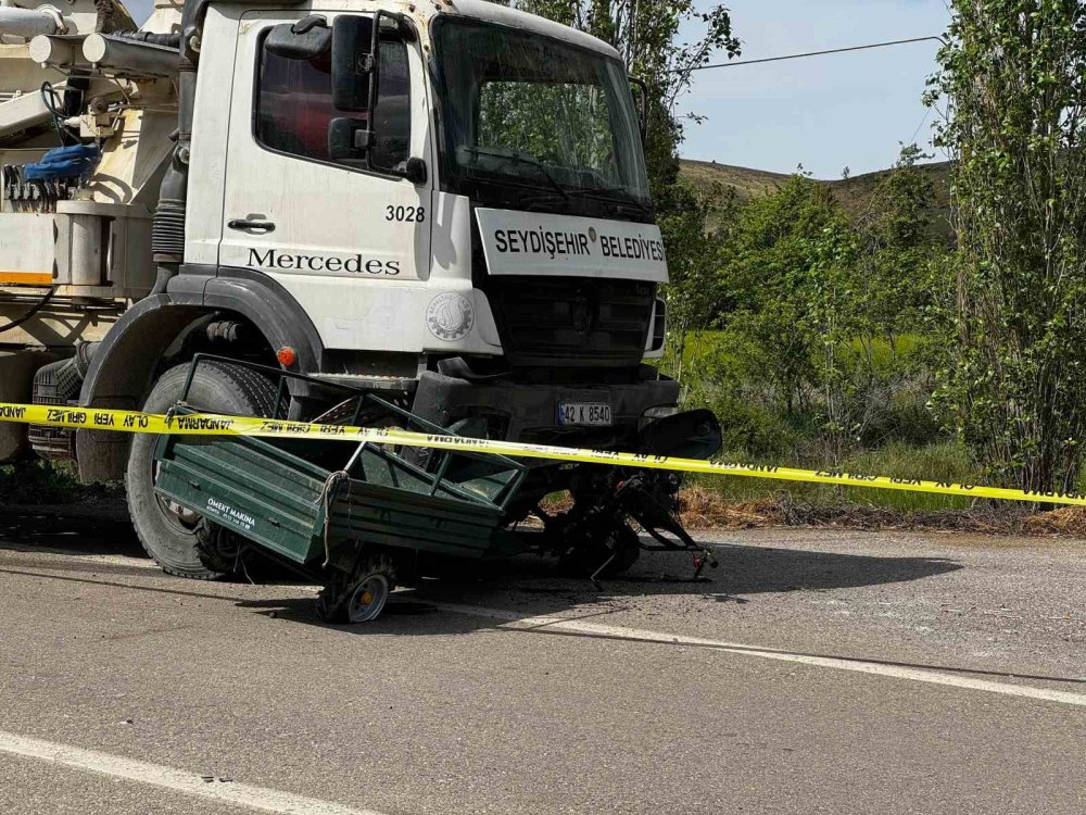Vinç patpatı kağıt gibi ezdi: Sürücü hayatını kaybetti