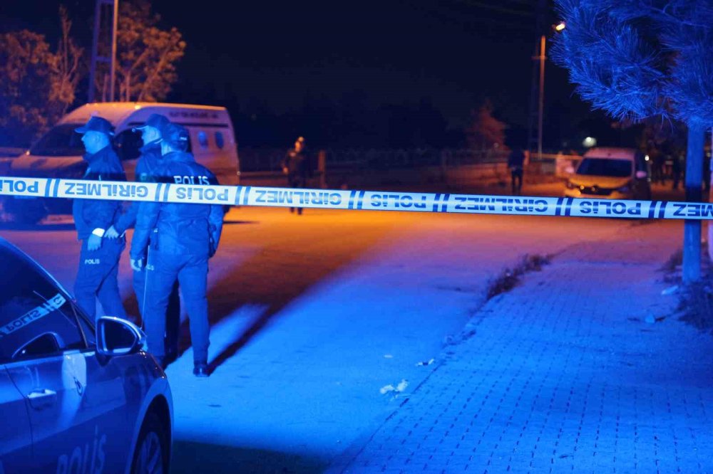 Konya'da kanlı gece: Kardeşlerin bulunduğu minibüs kurşunlandı