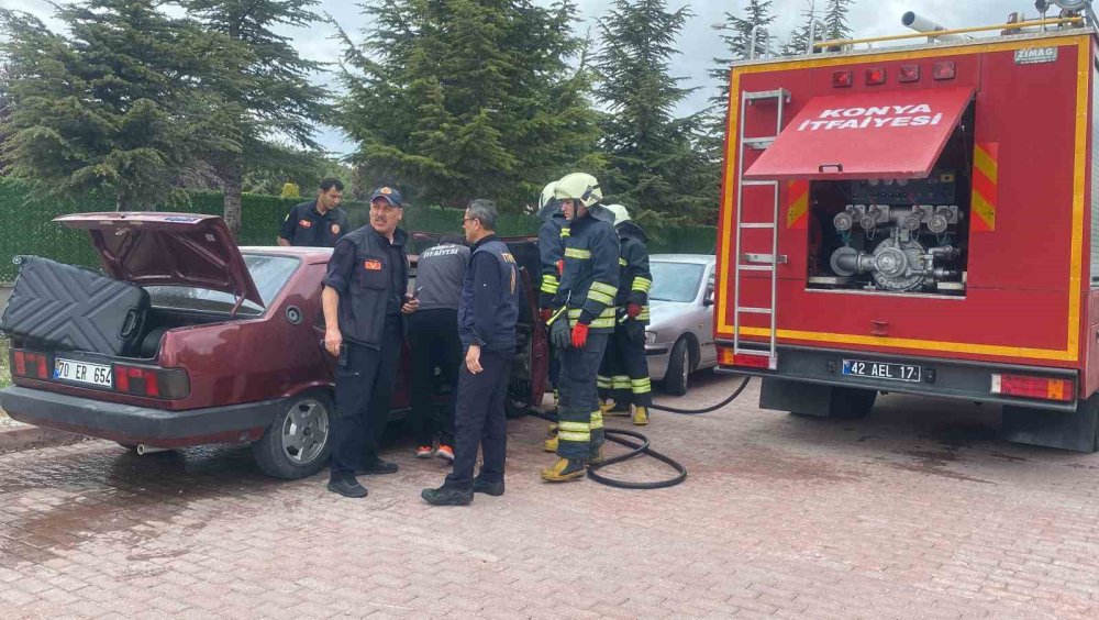 Selçuk Tıp otoparkında yangın: Araç alev aldı