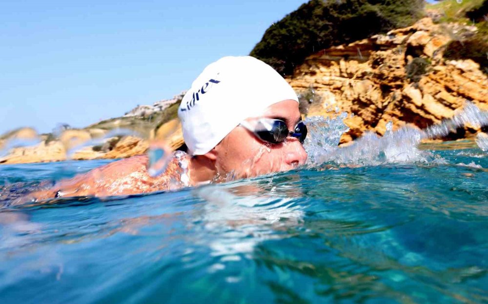 'Okyanus Kızı' Bengisu Avcı sudan çıkmak zorunda kaldı