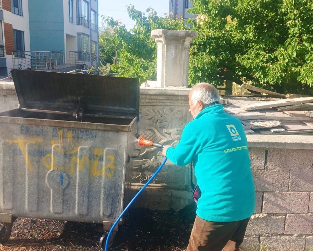 Ereğli Belediyesi'nden Kapsamlı Konteyner Temizliği
