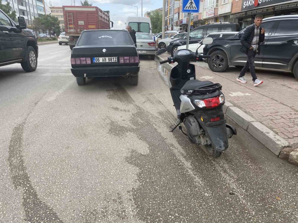 Kulu'da 16 yaşındaki motosikletli otomobile çarptı
