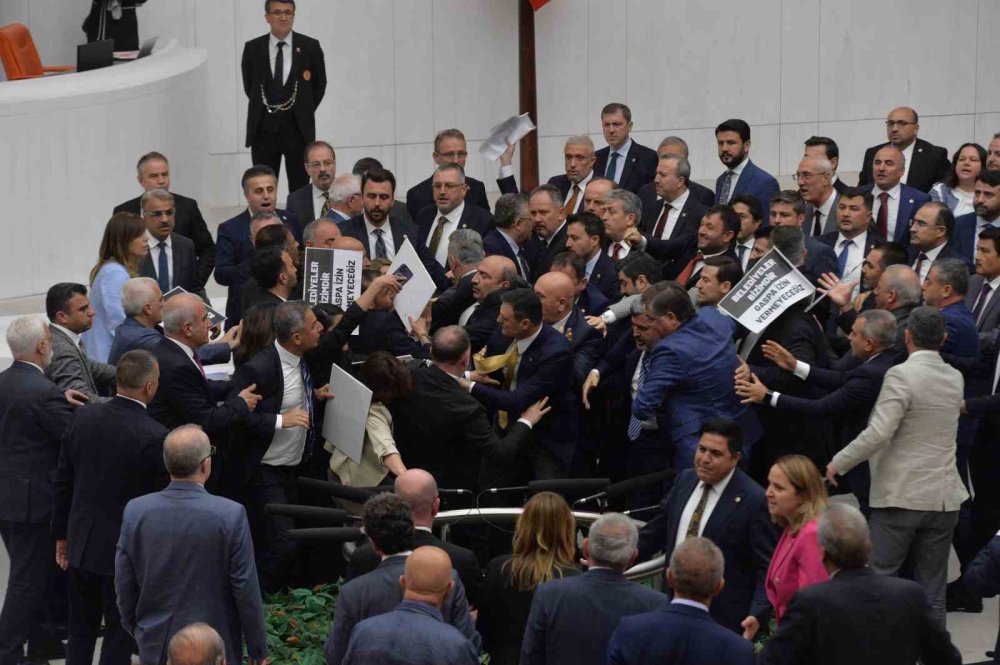 DEM Parti Neyin Peşinde?