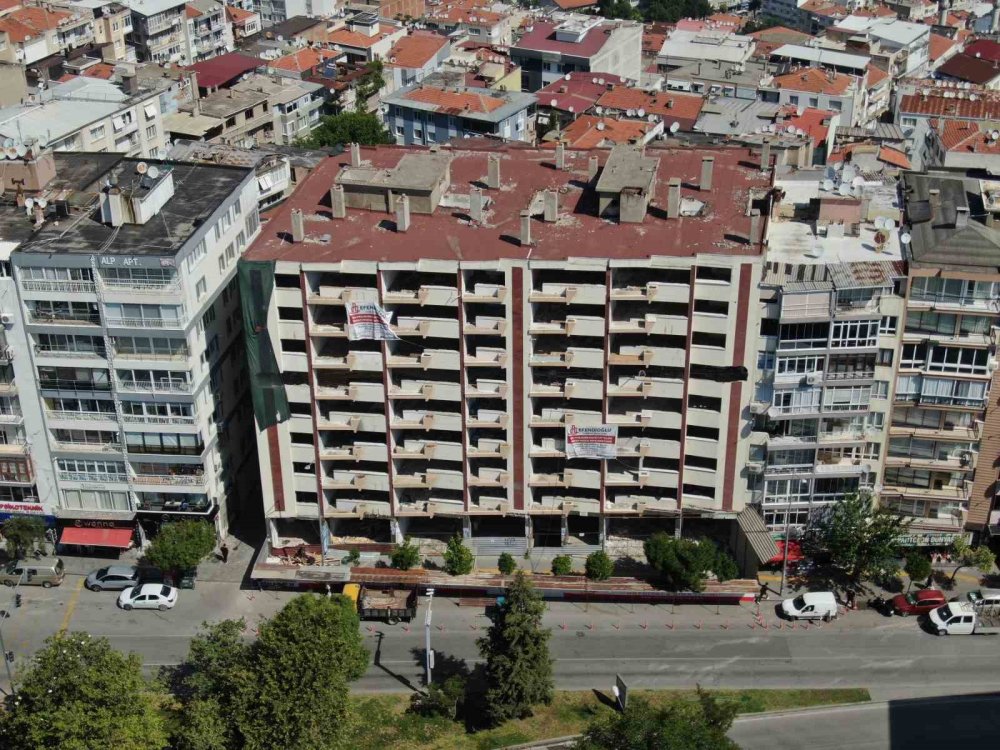 İzmir'de 70 Yıllık Evler Bile Ateş Pahası