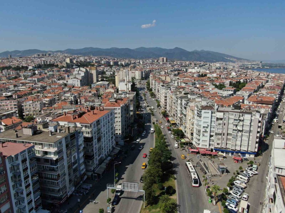 İzmir'de 70 Yıllık Evler Bile Ateş Pahası