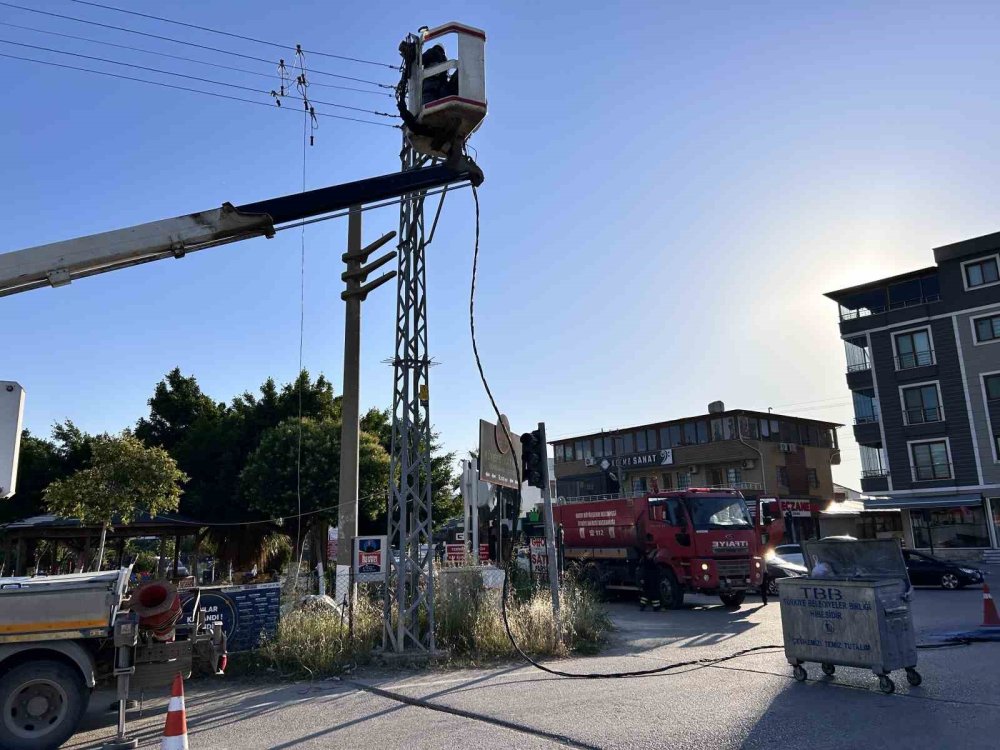 40 Derece Sıcaklık Elektrik Tellerini Kopardı