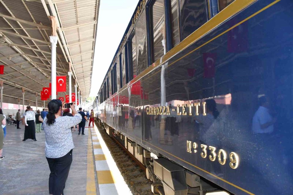 Orient Ekspresi 45 Yıl Sonra İstanbul'da Mehter Takımı ile Karşılandı