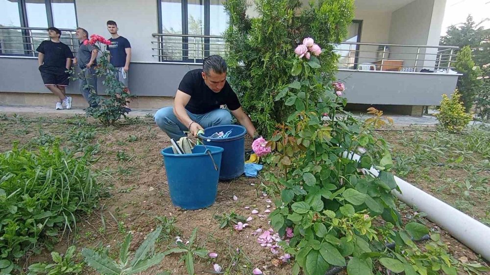 Konya'da Vinç Kazası: Binanın dışını temizlerken zincir koptu