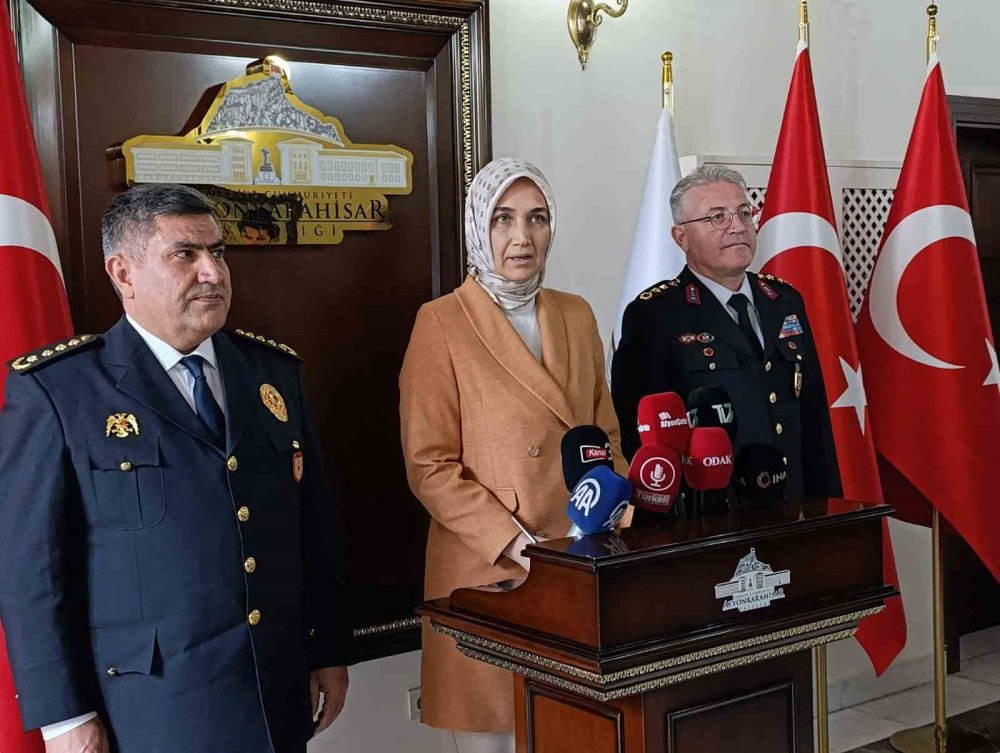 Afyonkarahisar Valisi'nden uyarı: Dışarı çıkmayın