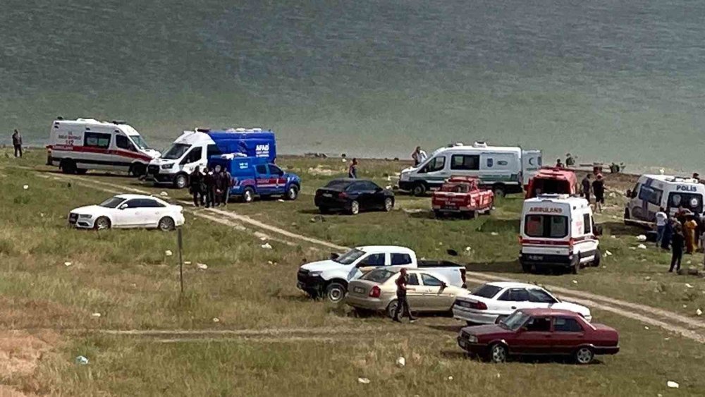 Serinlemek için Kurtboğazı Barajı’na giren 3 kişi boğularak can verdi