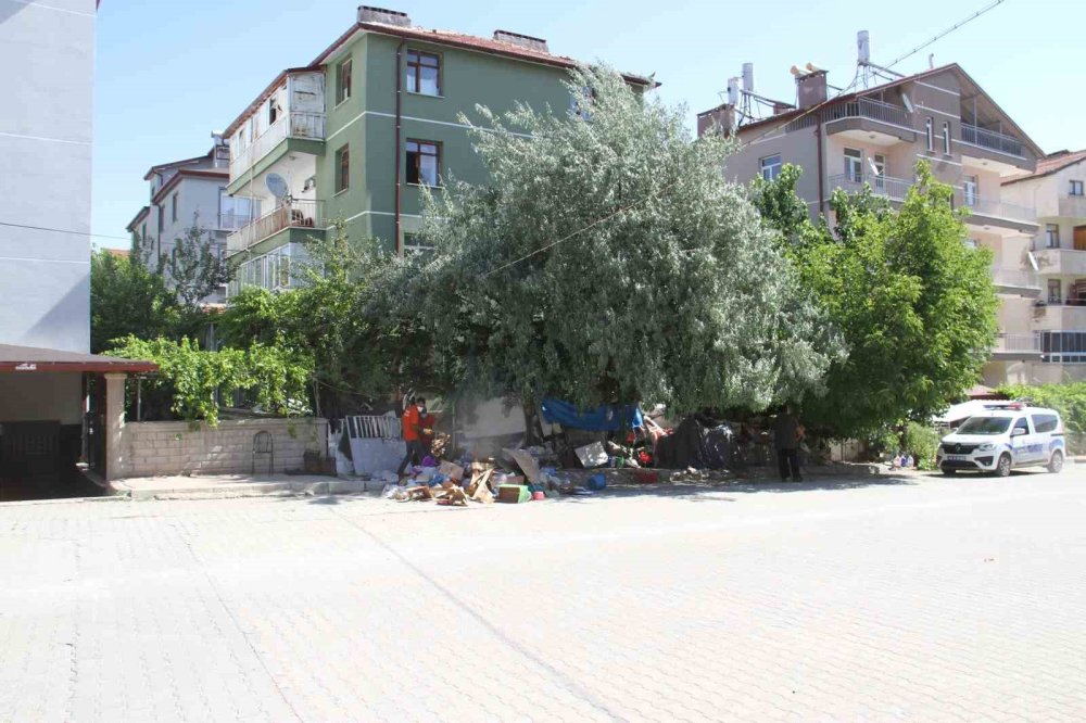 Konya'da çöp ev operasyonu