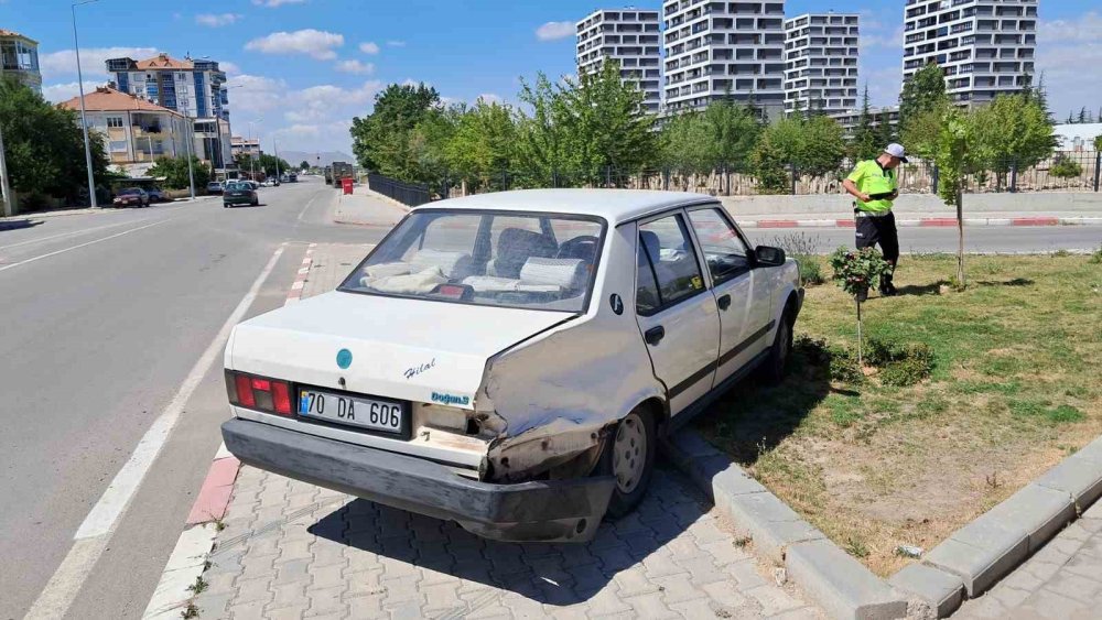 Karaman’da Otomobil ve Sürat Motoru Çarpıştı: 1 Yaralı
