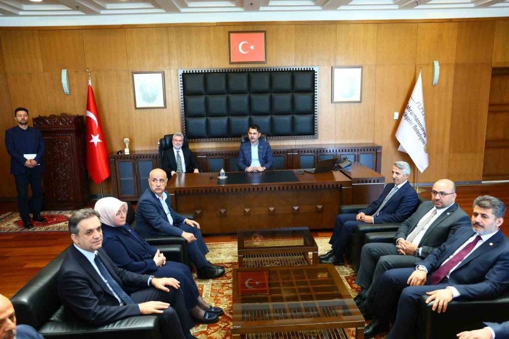 Bakan Kurum, bıraktığı yerden devam