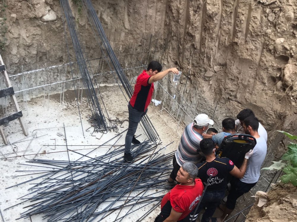 İnşaatta kaza: İşçinin kasığına demir saplandı