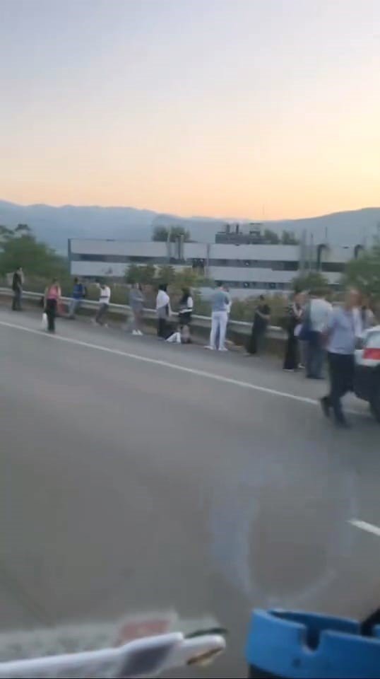 Ankara'dan Bursa'ya giden yolcu otobüsü alev aldı: Yolcular tahliye edildi
