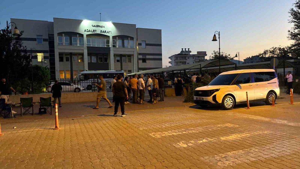 Gazipaşa Tapu Müdürlüğü'ndeki Usulsüz İşlemler Soruşturmasında 5 Kişi Tutuklandı