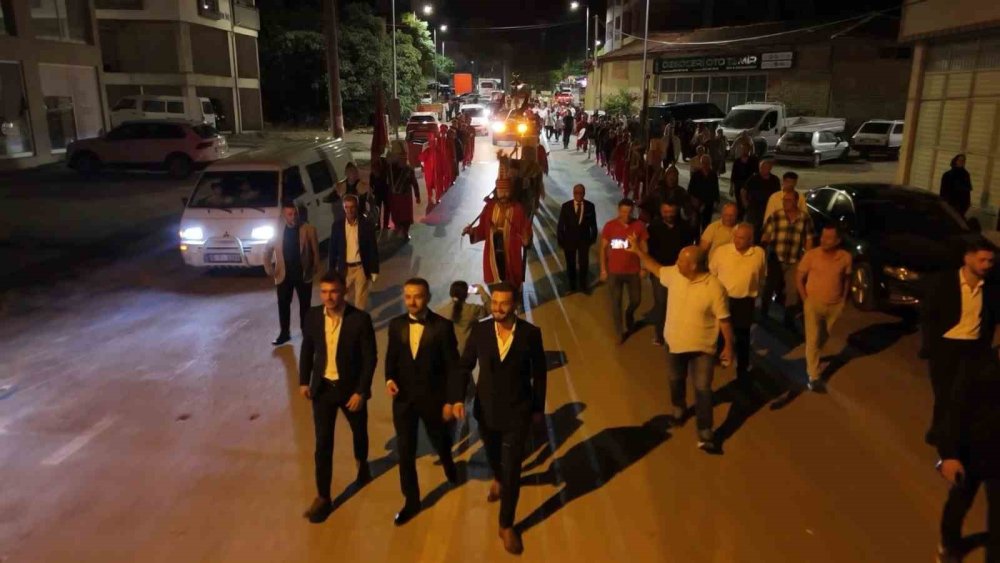 Böylesi ne duyuldu ne görüldü: Damat ve Sağdıç İçin 3 Gün 3 Gece 'Eziyet' Şenliği