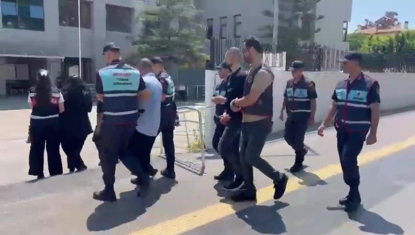 Yurt dışından getirdikleri uyuşturucuyu Antalya'da satacaklardı: Konya'da yakalandılar