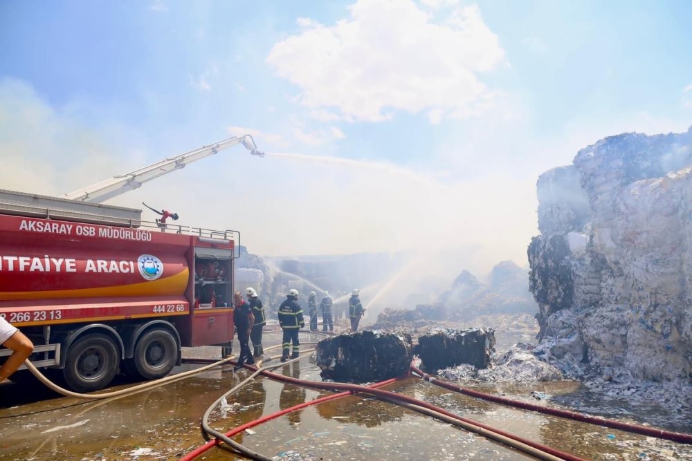 Aksaray OSB’de Yangın: Dentaş Kağıt Fabrikası’nda Büyük Hasar