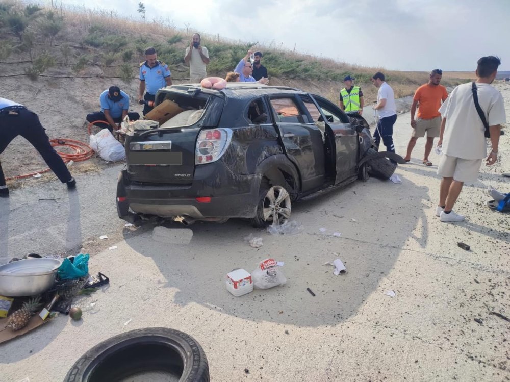 Aksaray'da Feci Kaza: Otomobil Bariyerlere Çarptı, 1 Ölü, 2 Yaralı