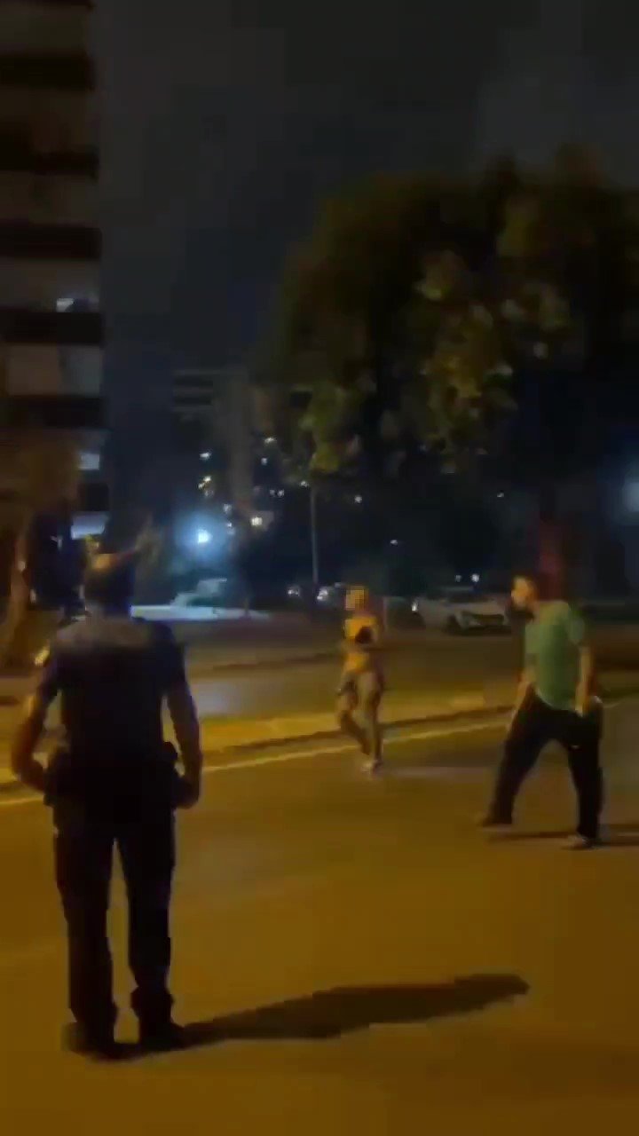 Uyuşturucu Etkisi Altındaki Kadın Sokakta Kaos Yarattı