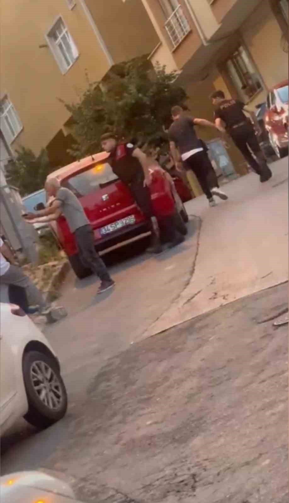 Mini Etek Kavgası: Bıçaklı Saldırı Kamerada