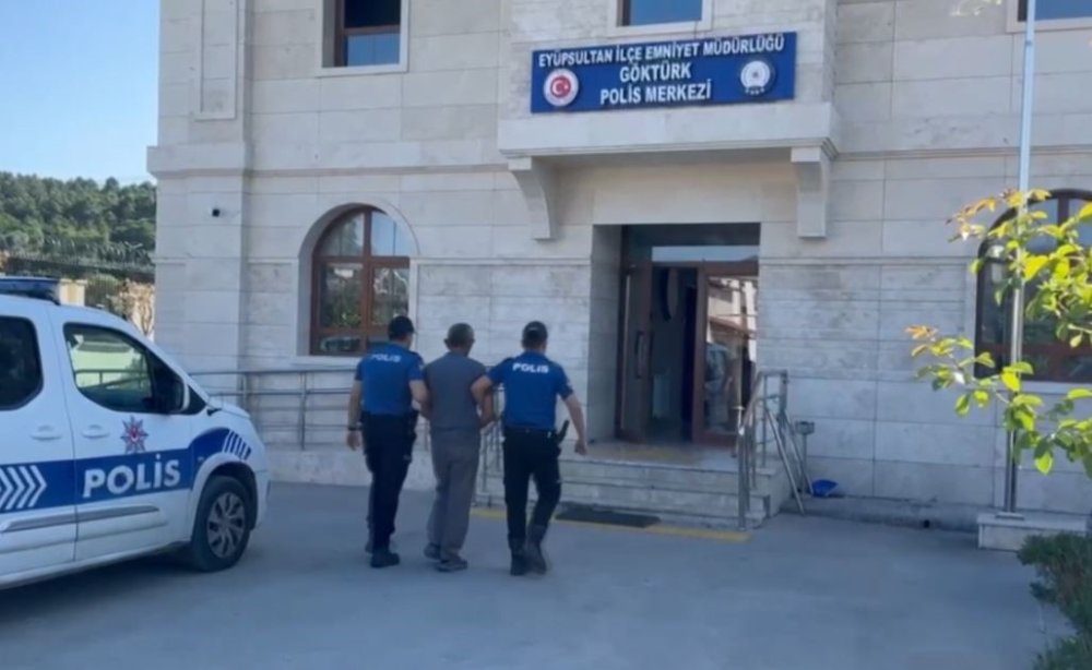 Eyüpsultan'da Kadın Silahla Yaralandı: Saldırı Anı Güvenlik Kamerasına Yansıdı