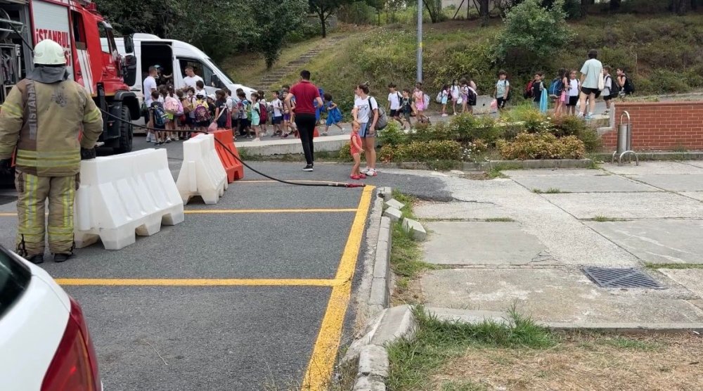 İstanbul Teknik Üniversitesi'nde Yangın Paniği: Çocuklar ve Aileler Tahliye Edildi