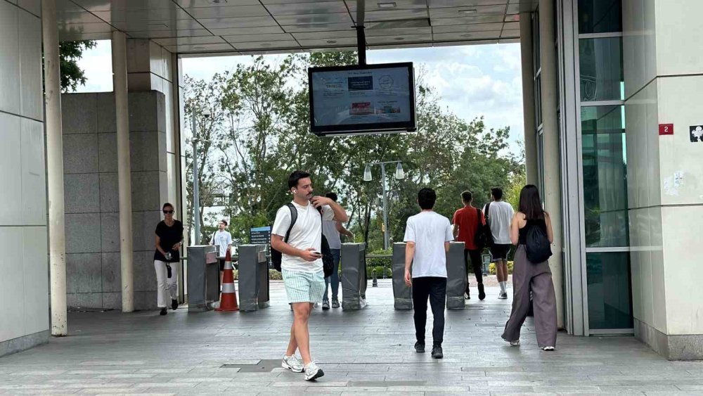 İstanbul Teknik Üniversitesi'nde Yangın Paniği: Çocuklar ve Aileler Tahliye Edildi