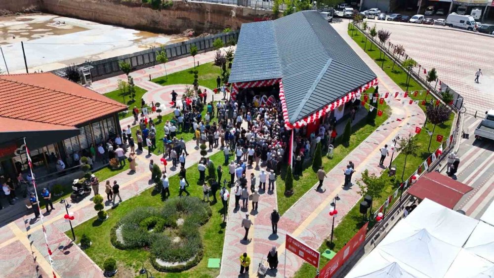 Afyonkarahisar Belediyesi'nden Yeni Hizmet: İlk 'Halk Lokantası' Açıldı